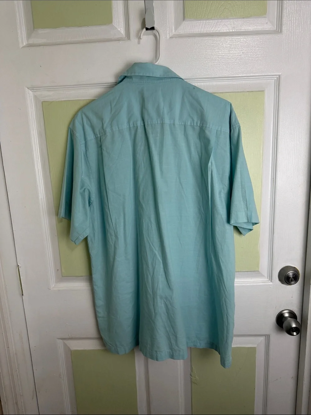 Izod Men’s Light Aqua Short-Sleeve Button-Down Shirt